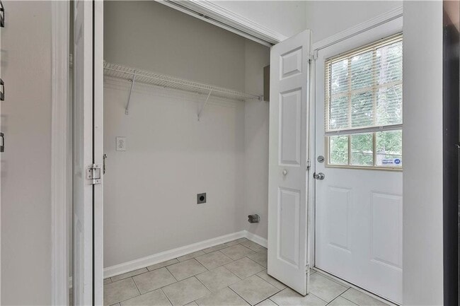 Building Photo - 150 Brentwood Dr