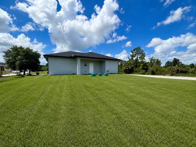 Building Photo - Beautiful Brand new house for rent, Lehigh Acres