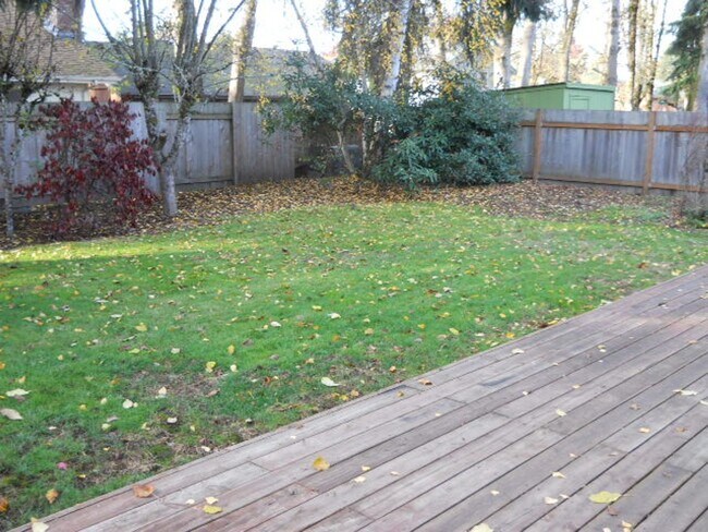 Building Photo - Newly remodeled Thurston  Home