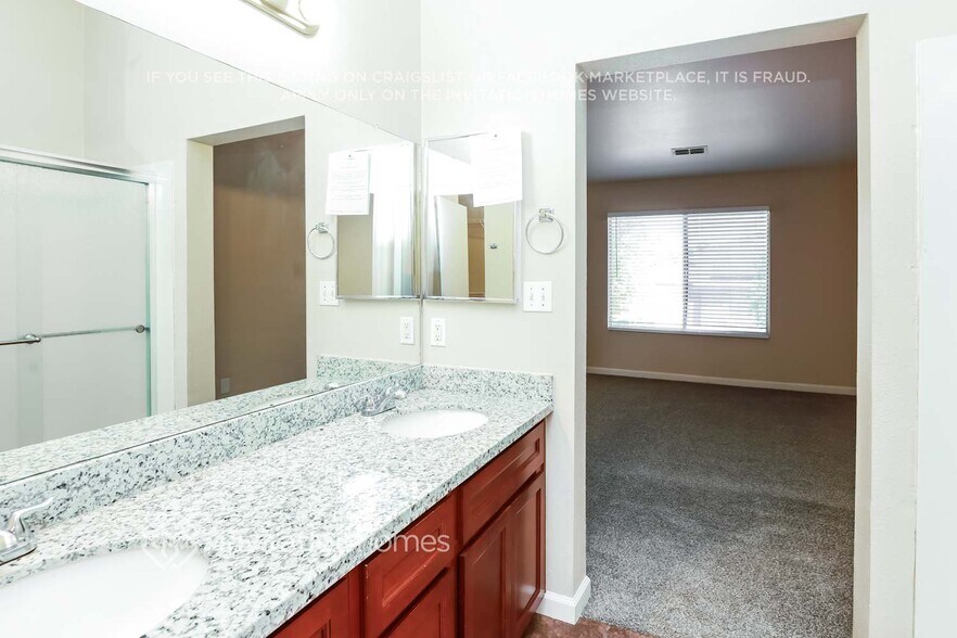 Building Photo - 1802 Gardenia Ct