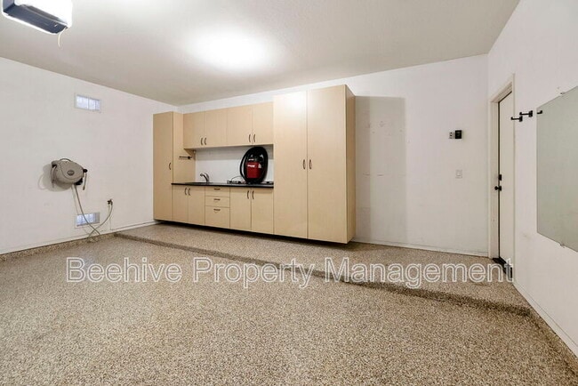 Building Photo - 2314 W Jake Haven