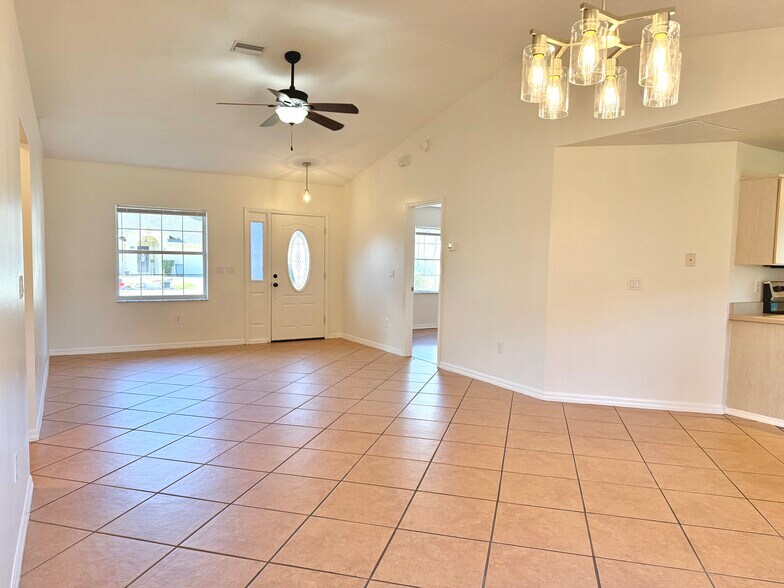 Ent. - 40 Brunett Ln