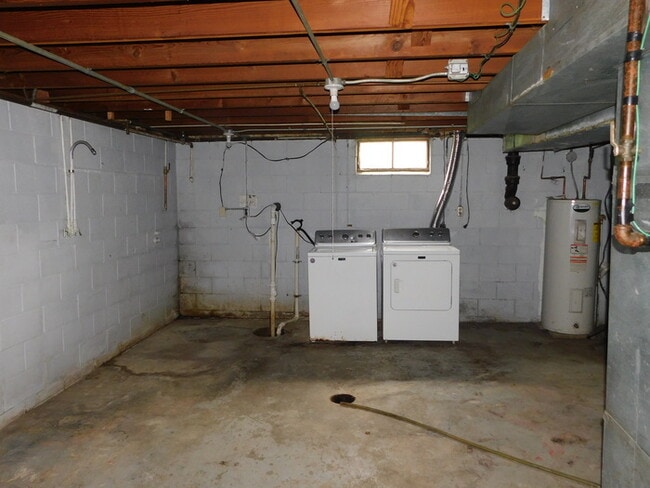 Building Photo - 901 Mahrenholz Ave