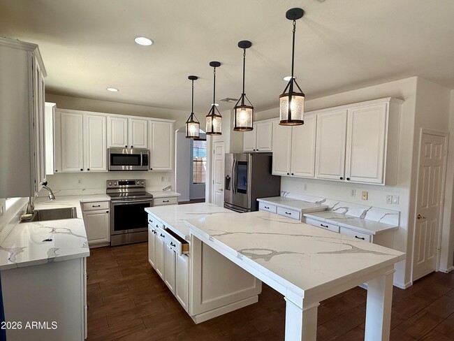 Building Photo - 2431 W Carter Rd