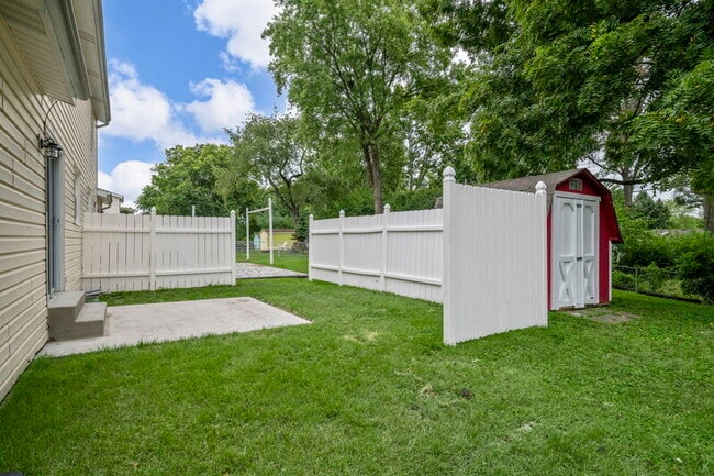 Building Photo - 226 Wolfner Dr