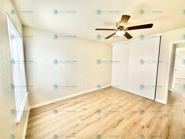 Building Photo - 2-Bedroom Condo with Modern Upgrades