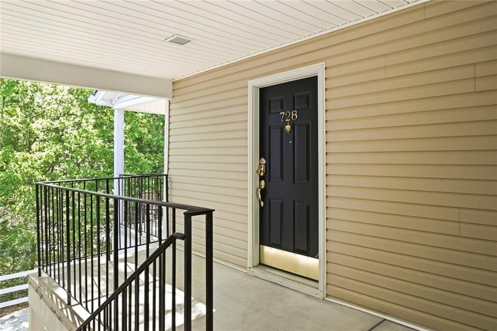 Building Photo - 728 Ridgefield Dr