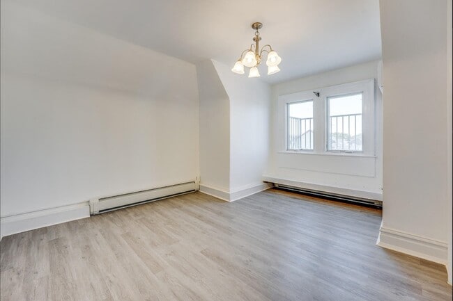 Building Photo - 304 Fulton Ave