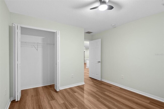 Building Photo - 26922 White Plains Way
