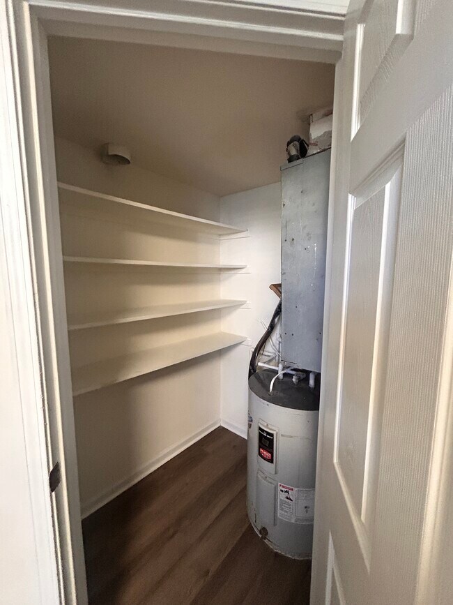 Building Photo - 1251 Fords Pointe Cir