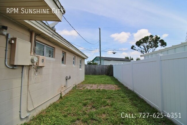 Building Photo - 8233 Portulaca Ave