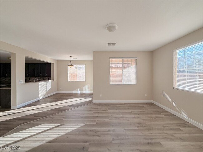 Building Photo - 10733 Mentesana Ave