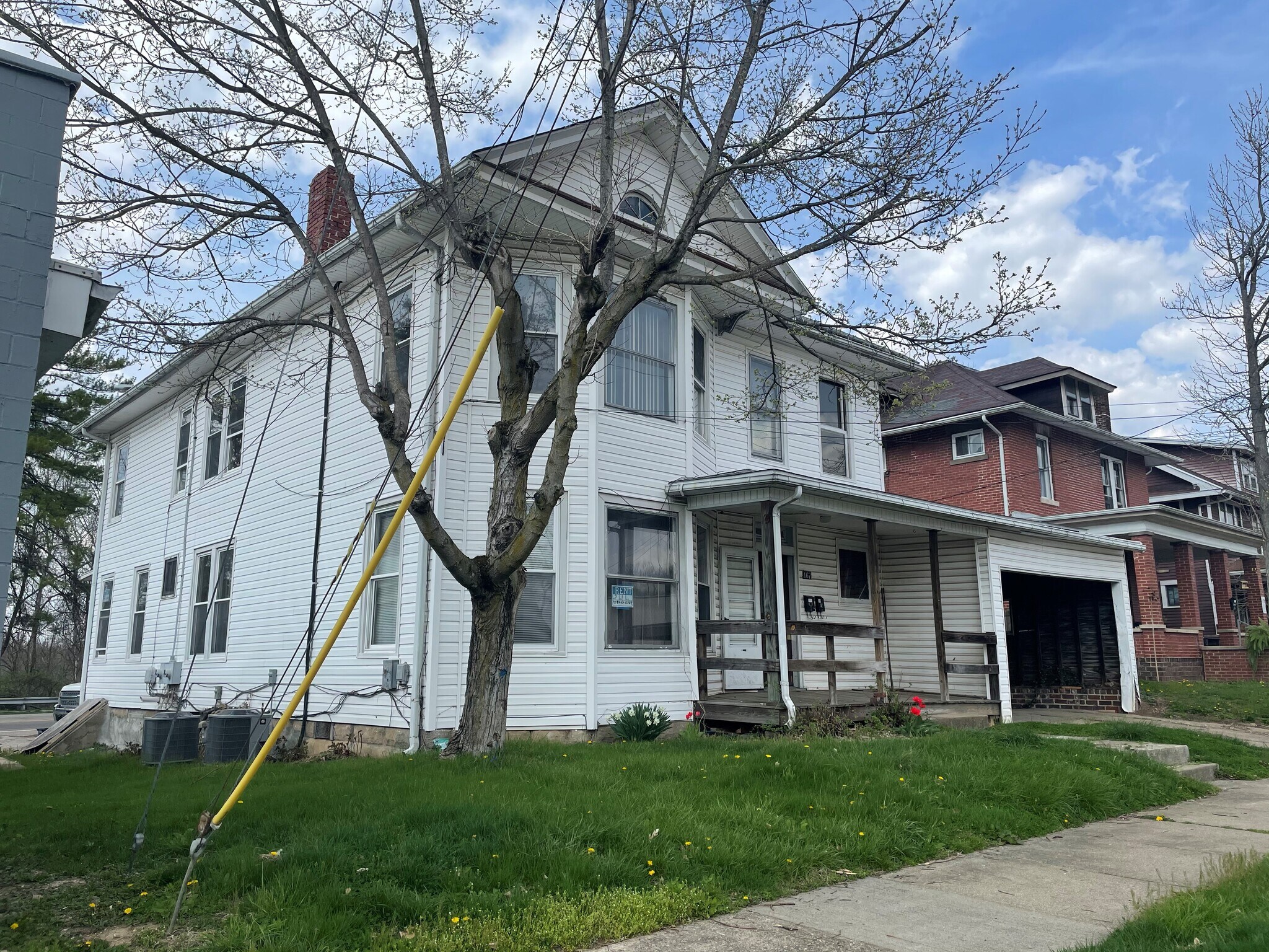 3 bed central air, walk to campus - 167 N Lancaster St