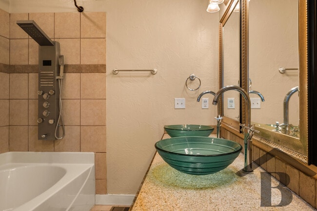 Building Photo - 1522 S Tuscany Ct