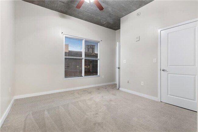 Building Photo - 250 Pharr Rd NE