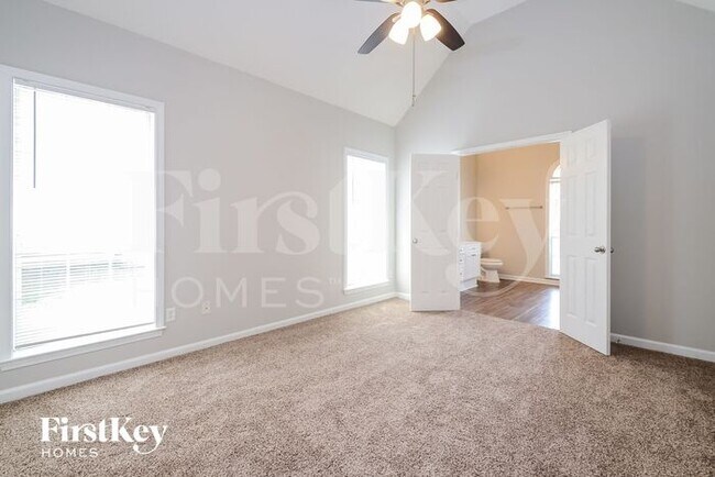 Building Photo - 139 Flagstone Ln