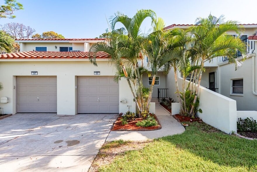 Building Photo - 2700 Bayshore Blvd