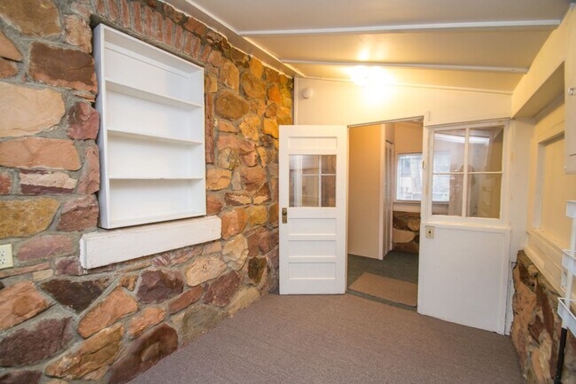 Building Photo - 2311 Spruce St