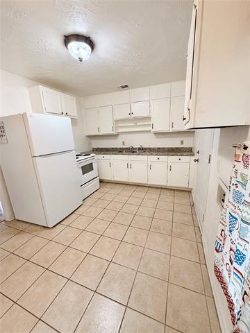 Building Photo - 2615 Balch Springs Rd
