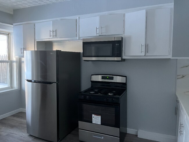 Building Photo - 61 Spring St