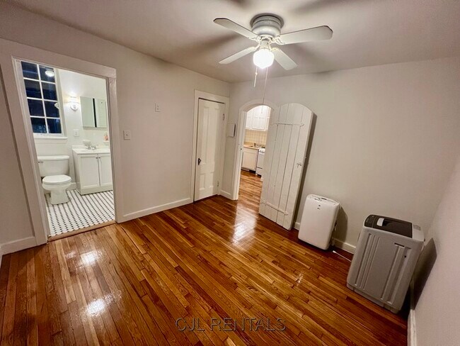 Building Photo - 101 Myrtle St