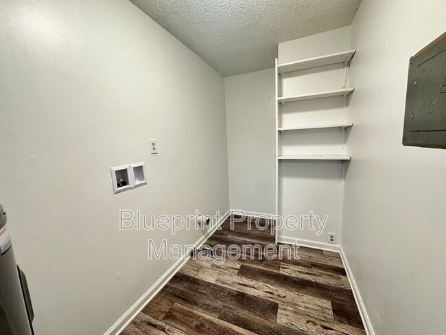 Building Photo - 5997 Amber Hills Rd