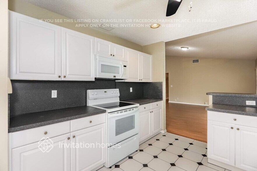 Building Photo - 5830 NW 40th Ln