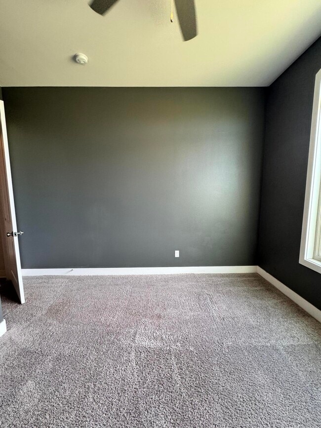 Building Photo - 23 Wilshire Blvd