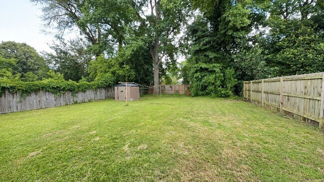 Building Photo - Well-Maintained 3-Bedroom Home with Fenced Backyard & Assigned Parking in Central Chesapeake