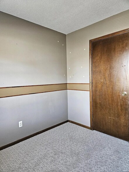 Building Photo - 1330 Springbrook Rd