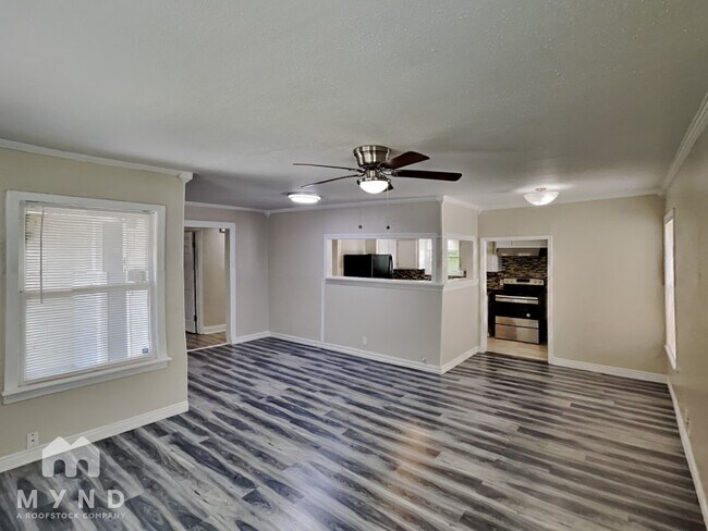 Building Photo - 4421 Cherry