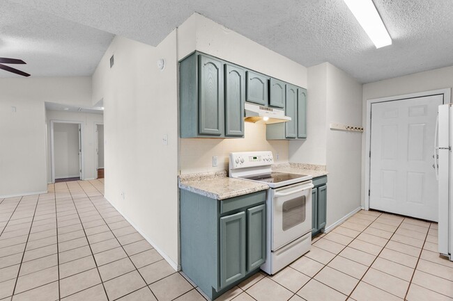 Interior Photo - 1628 Gordon St