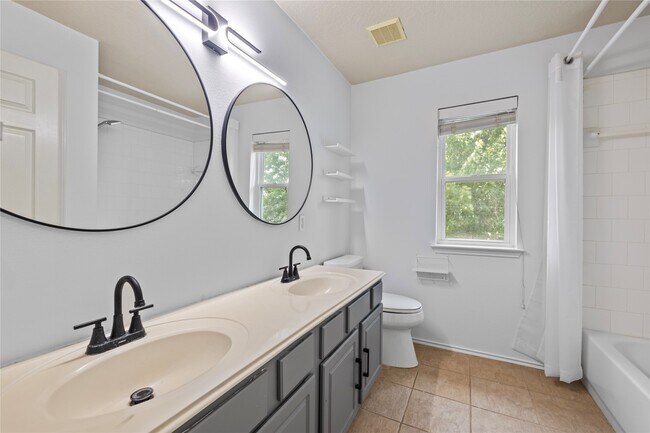 Building Photo - 4803 Windcross Ct