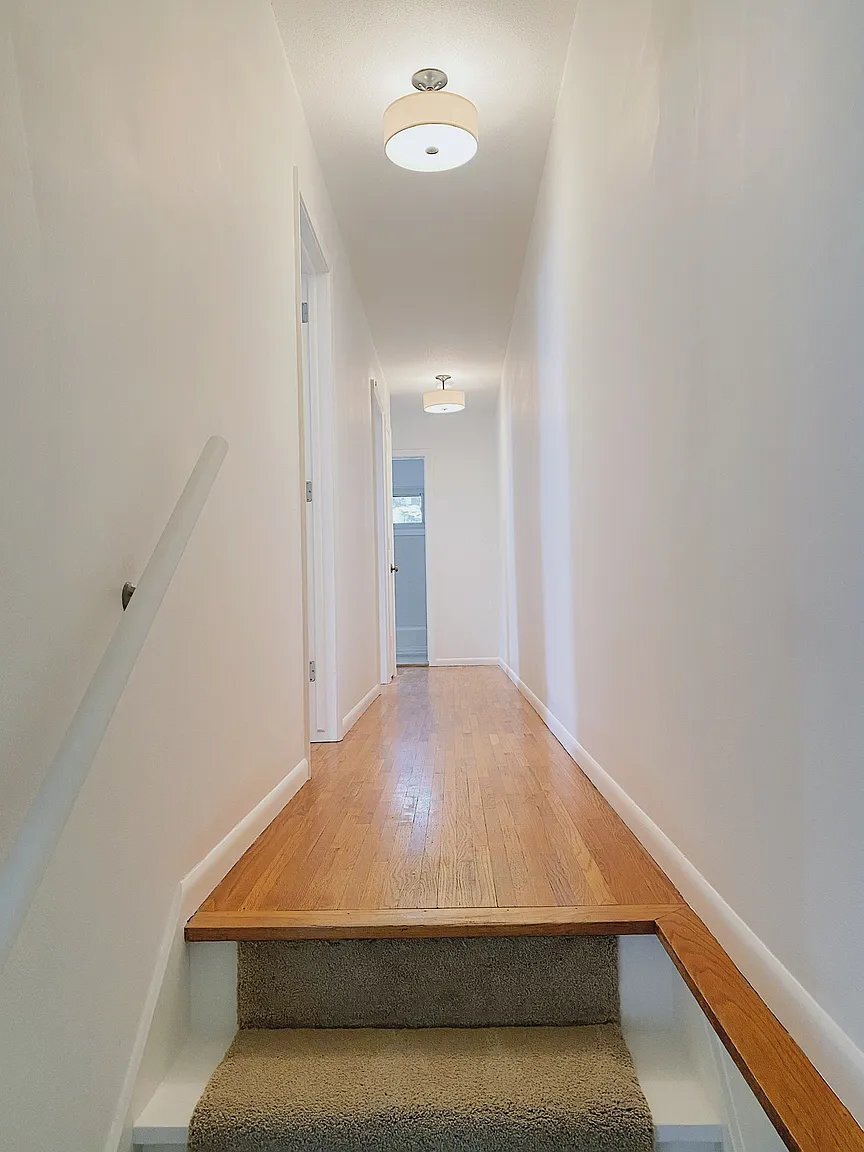 Building Photo - 3044 Buchanan St NE