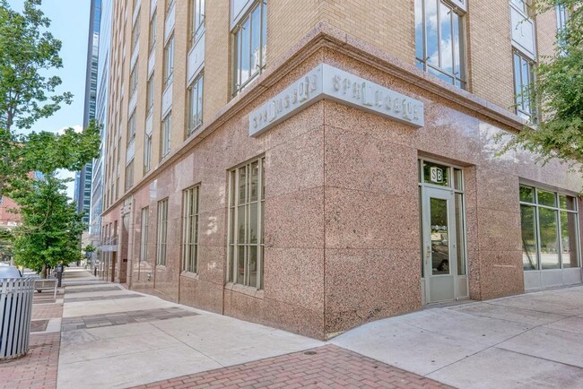 Building Photo - 710 Colorado St