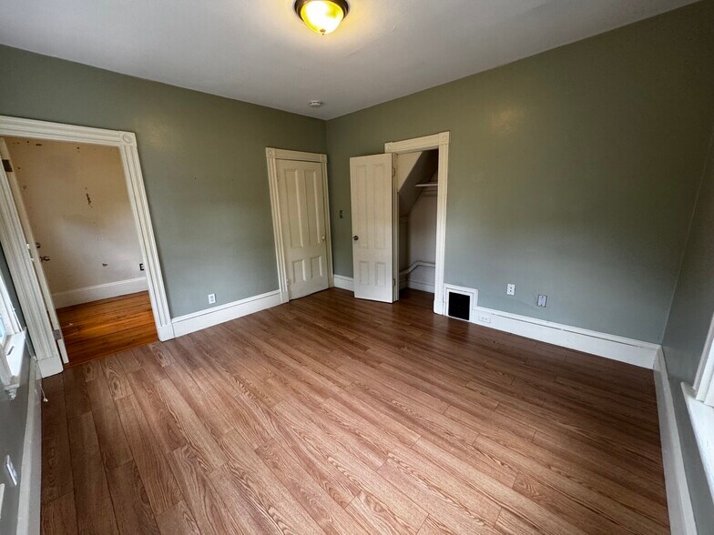 Building Photo - 374 Highland Ave