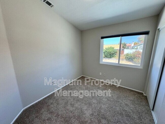 Building Photo - 39739 Creative Dr