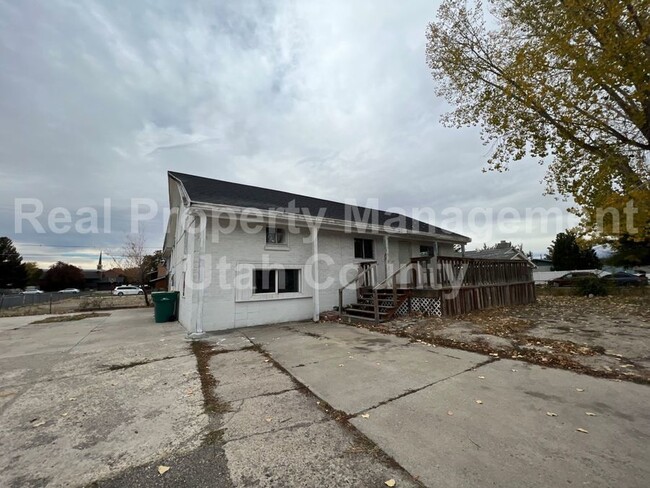 Building Photo - Recently Renovated Orem Home