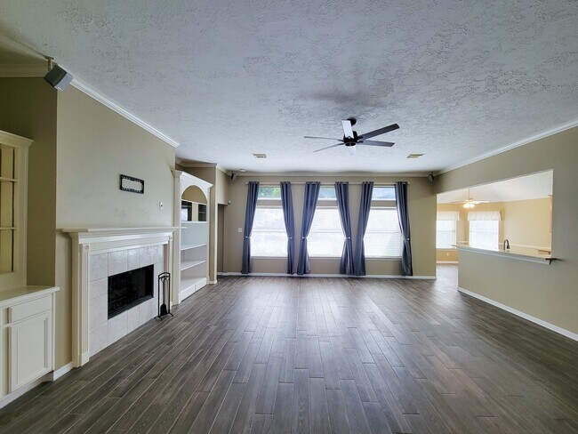 Building Photo - 18511 Falcon Crest Dr