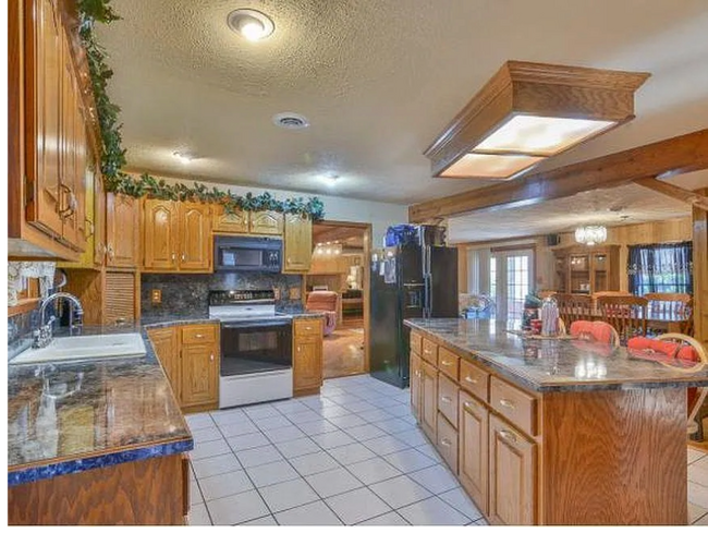 Building Photo - 492 Olinger Dr