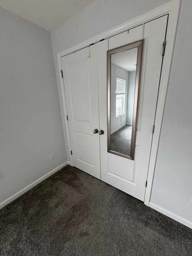 Building Photo - 131 Oasis Dr