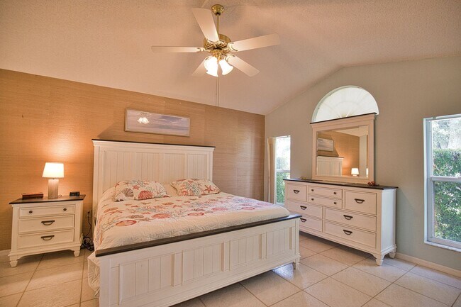 Building Photo - 1191 Harbor Town Way