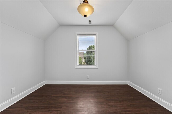 Building Photo - 3710 Windhaven Ct