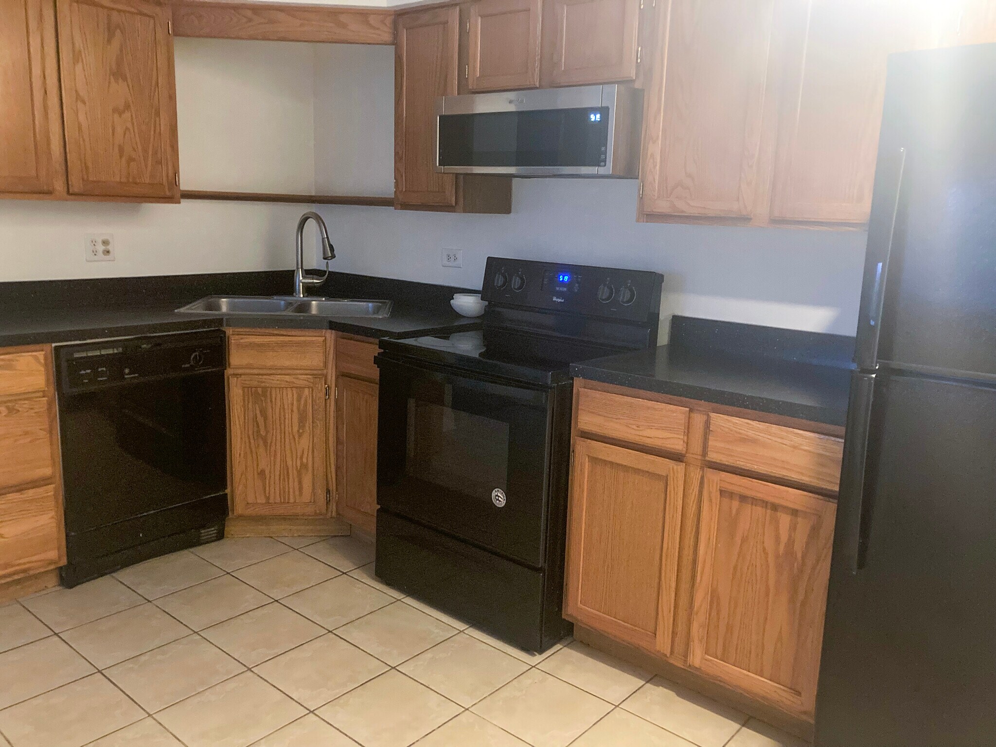 Building Photo - 513 Timber Ridge Dr