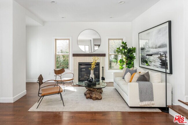 Building Photo - 1945 Fairburn Ave