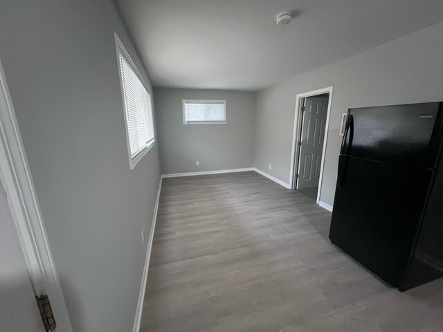 Building Photo - 404-406 Kelton Ave