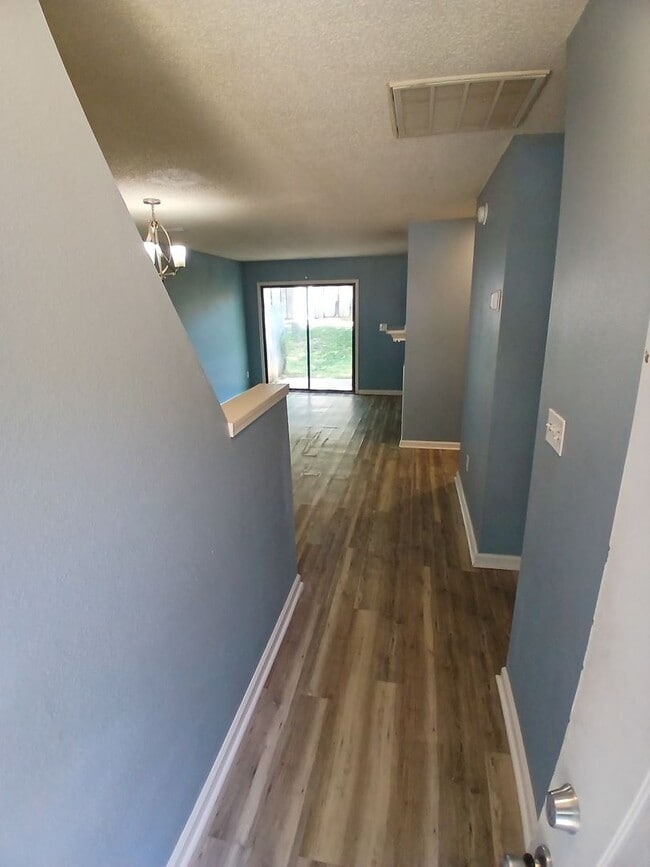 Building Photo - Clean 2BR/2BA Townhome in Garner Near White Oak & I-40