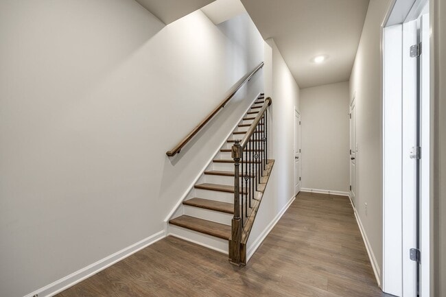 Building Photo - Beautiful 3-bedroom, 3.5 bath townhome in ...