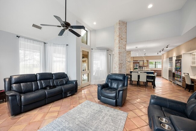 Building Photo - 19823 Sunbridge Ln