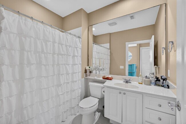 Building Photo - "Charming 4-Bedroom Townhouse Oasis on Barcelona Drive with 3 Full Baths – Spacious 1867 Sq. Ft. ...